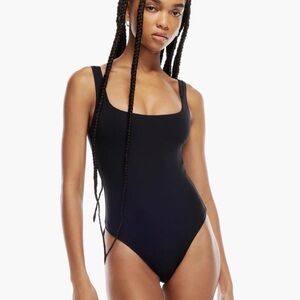 Babaton Aritzia Square Neck ribbed Thong Bodysuit Size Medium